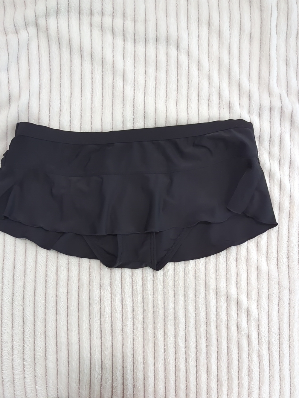 Arizona Jean Company Black Ruffle Swim Skort